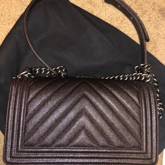 Chanel Old Medium Boy - Picture 2 of 3